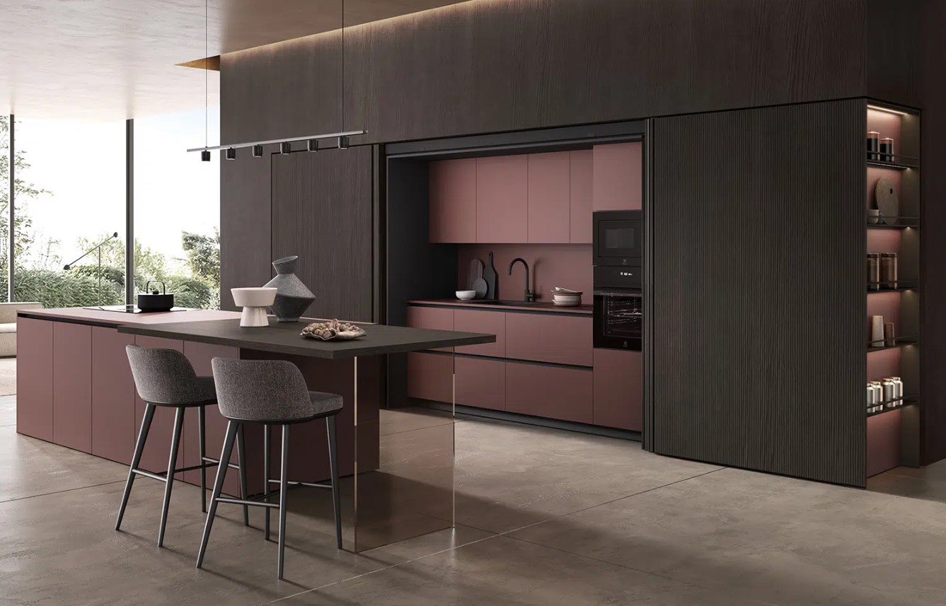 Cucina a progetto luminosa aperta sulla zona pranzo